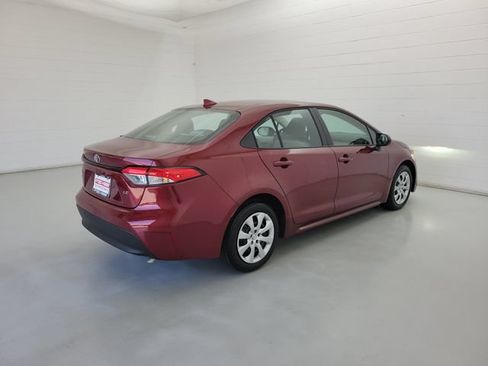 Used 2026 Toyota Corolla LE FWD image 5