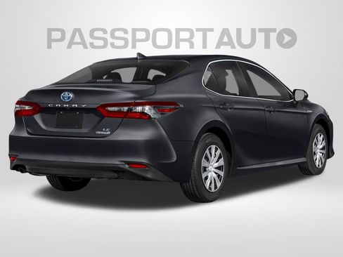 Used 2022 Toyota Camry LE FWD image 2
