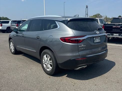 Used 2018 Buick Enclave Essence FWD image 3