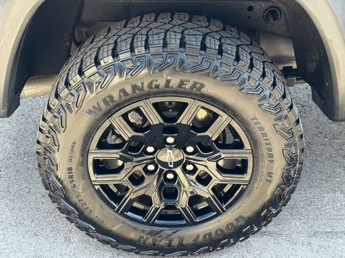 Used 2024 Chevrolet Colorado Trail Boss w/ LPO, Skid Plate Package AWD/4WD image 44