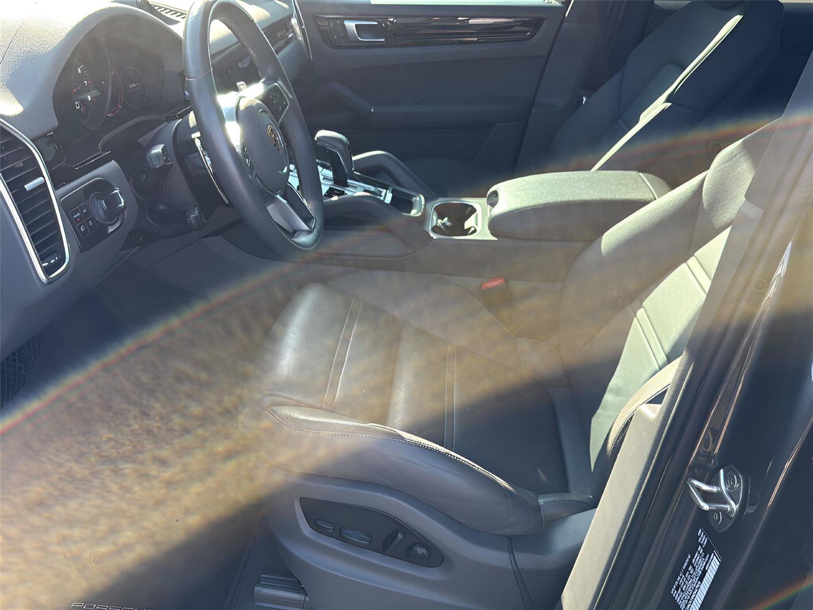 Used 2022 Porsche Cayenne Platinum Edition AWD/4WD image 4