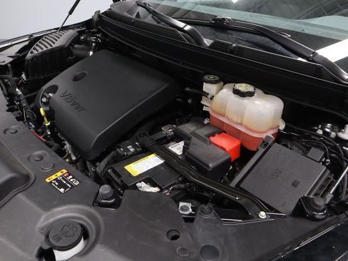 Used 2023 Buick Enclave Essence FWD image 13