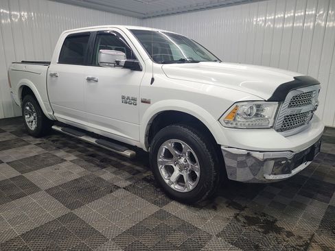 Used 2017 RAM 1500 Laramie w/ Convenience Group image 9