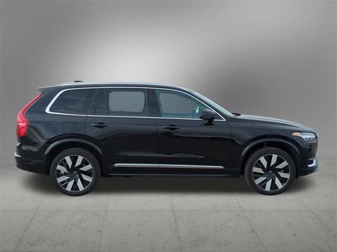 Used 2025 Volvo XC90 T8 Plus image 7