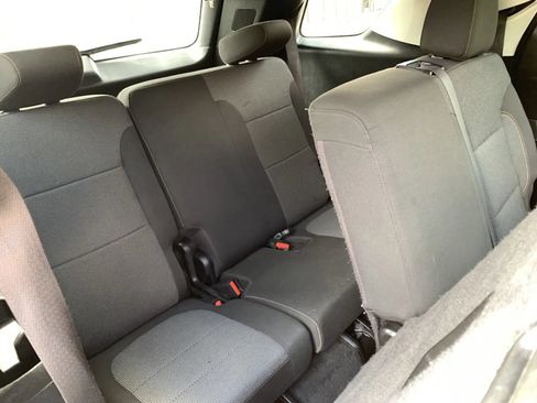 Used 2020 Chevrolet Traverse LS FWD image 32