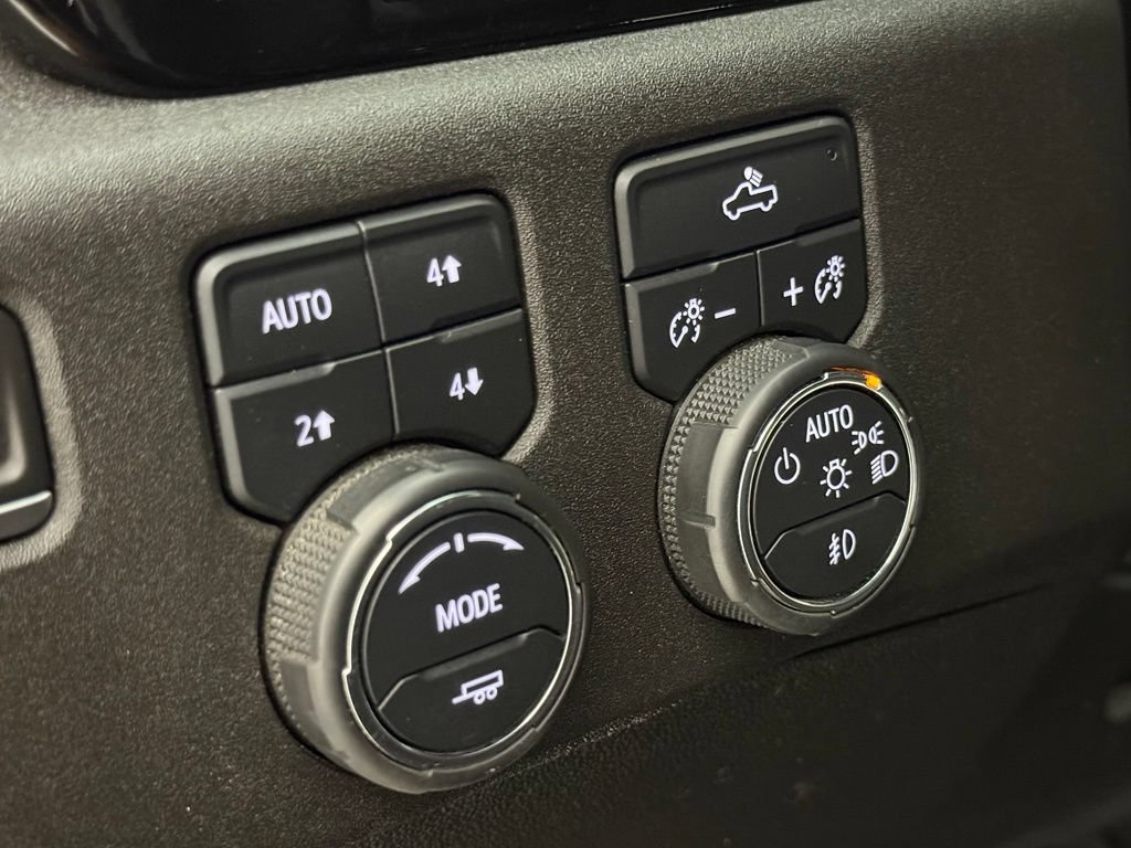 Used 2022 Chevrolet Silverado 1500 RST w/ Convenience Package II AWD/4WD image 17