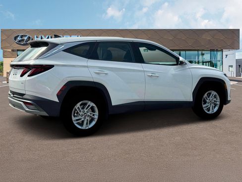 New 2025 Hyundai Tucson SE image 8