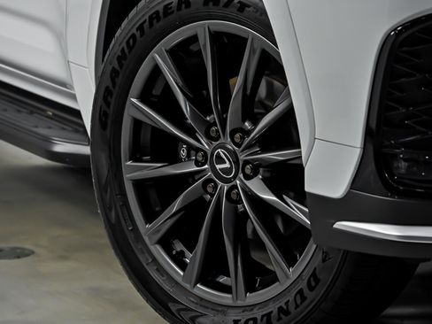 Used 2025 Lexus LX 600 F Sport AWD/4WD image 4