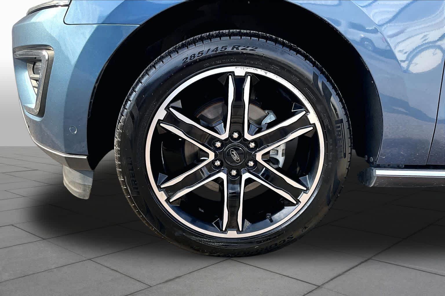 Used 2020 Ford Expedition Limited w/ Special Edition Package RWD image 11