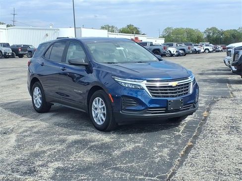 Used 2023 Chevrolet Equinox LS w/ LS Convenience Package image 31