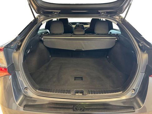 Used 2021 Toyota Prius LE image 19