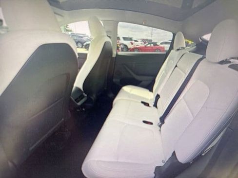 Used 2024 Tesla Model Y Long Range AWD/4WD image 8