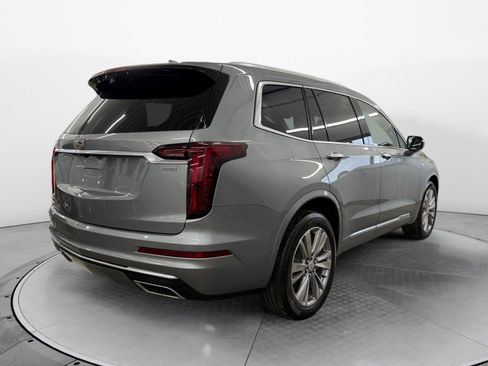 Used 2023 Cadillac XT6 Premium Luxury image 5