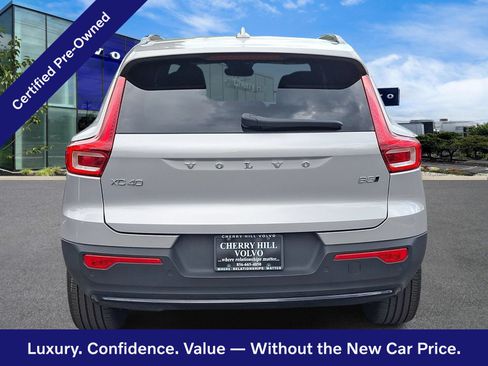 Certified 2023 Volvo XC40 B5 Plus AWD/4WD image 6