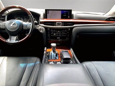 Used 2021 Lexus LX 570 4WD w/ 3rd Row & Luxury Pkg image 13