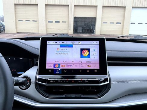 Used 2024 Jeep Compass Limited w/ Elite Group image 14