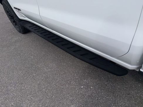 Used 2023 GMC Sierra 1500 AT4X image 33