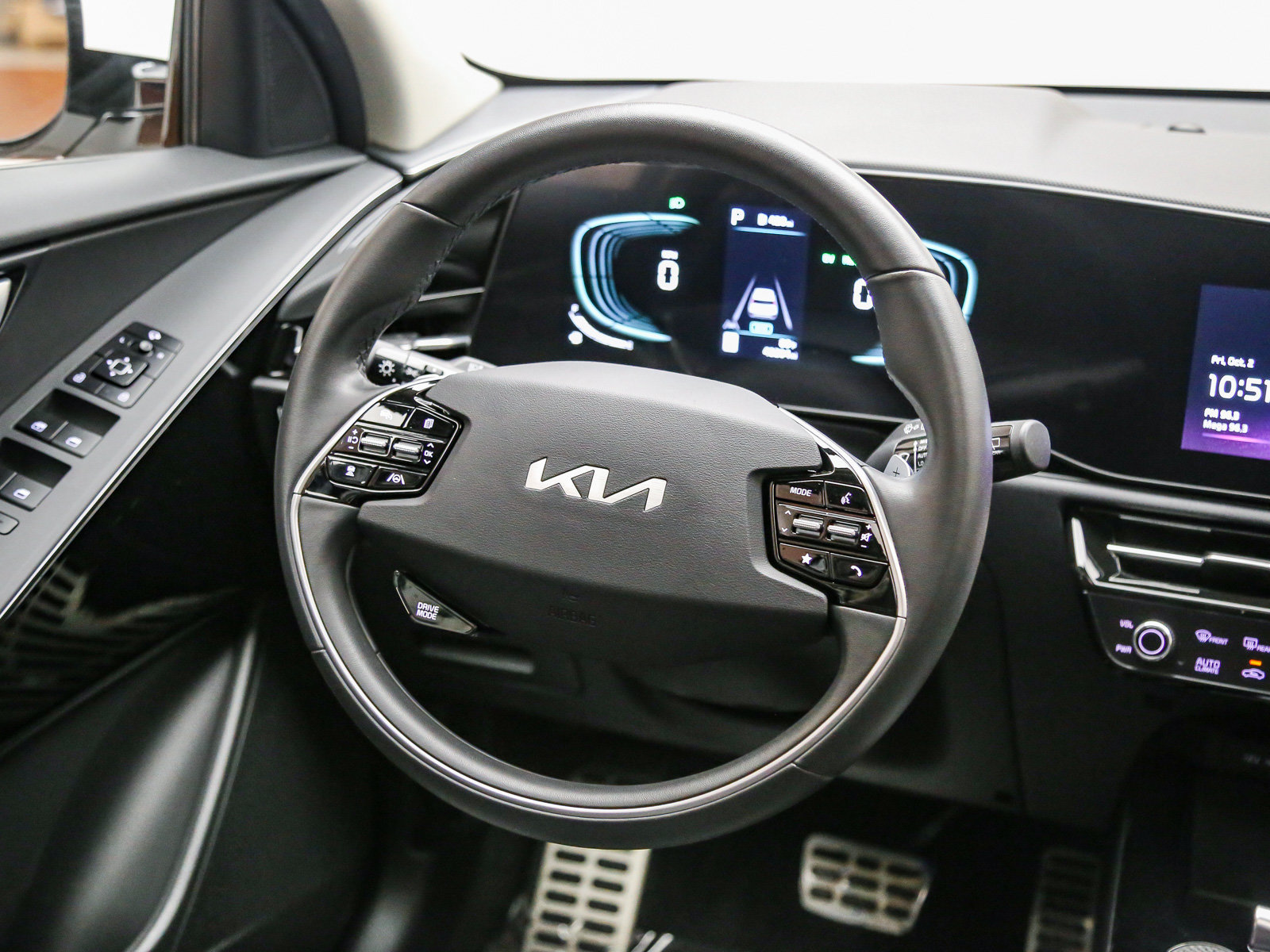 Used 2024 Kia Niro EX Touring FWD image 16