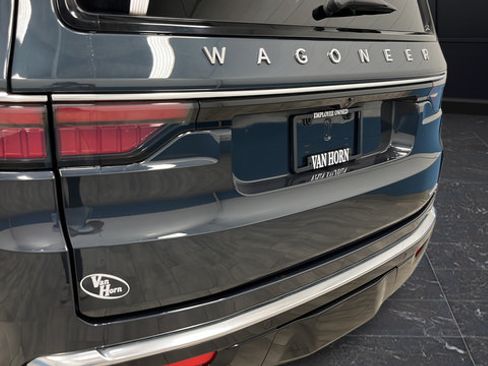Used 2024 Jeep Wagoneer Series II w/ Premium Group I AWD/4WD image 43