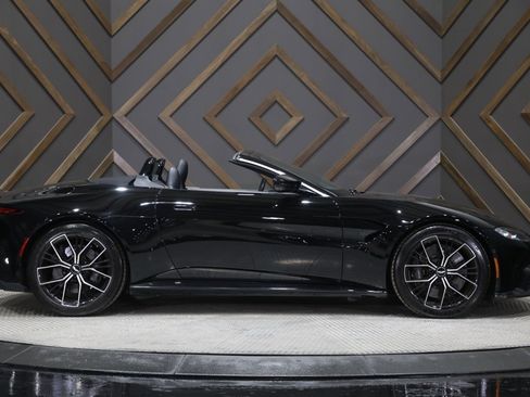 Used 2022 Aston Martin V8 Vantage image 37