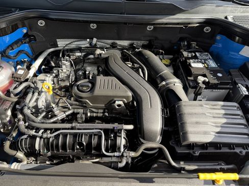 Used 2022 Volkswagen Taos SE w/ Panoramic Sunroof Package image 41