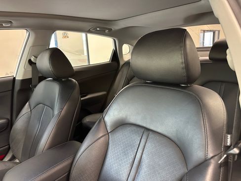 Used 2018 Kia Optima EX w/ Premium Package image 17