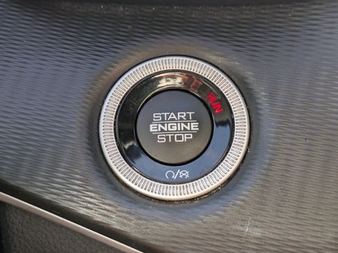 Used 2023 Jeep Grand Cherokee L Laredo image 32