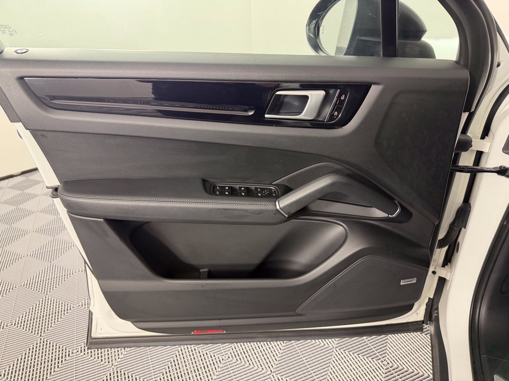 Certified 2021 Porsche Cayenne AWD/4WD image 17