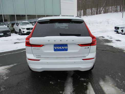 Certified 2022 Volvo XC60 B5 Momentum w/ Climate Package image 6