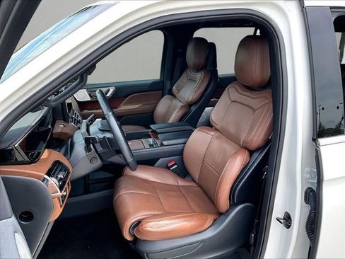 Used 2022 Lincoln Navigator Reserve RWD image 24