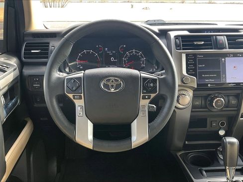 Used 2020 Toyota 4Runner SR5 Premium image 5