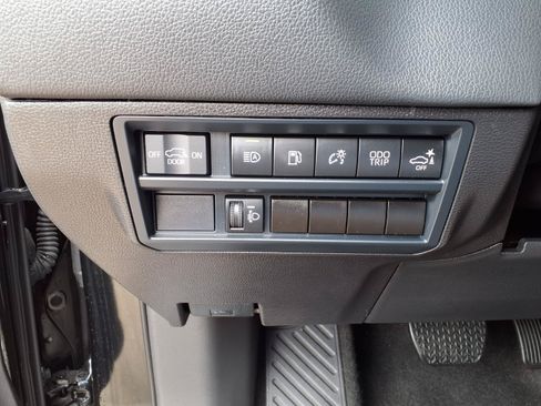 Used 2025 Toyota Sequoia SR5 AWD/4WD image 25