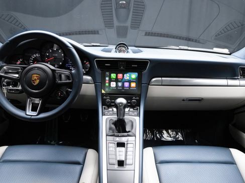 Used 2019 Porsche 911 Carrera S image 3