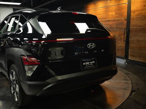 Used 2025 Hyundai Kona SEL FWD image 6