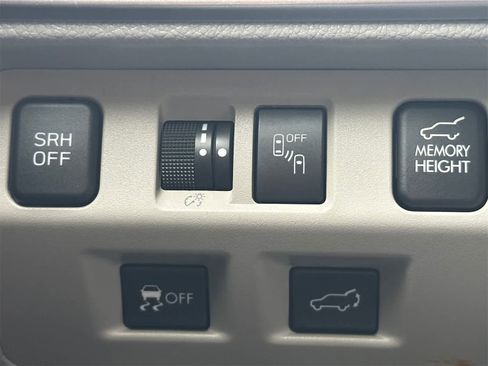 Used 2018 Subaru Forester 2.5i Limited image 23