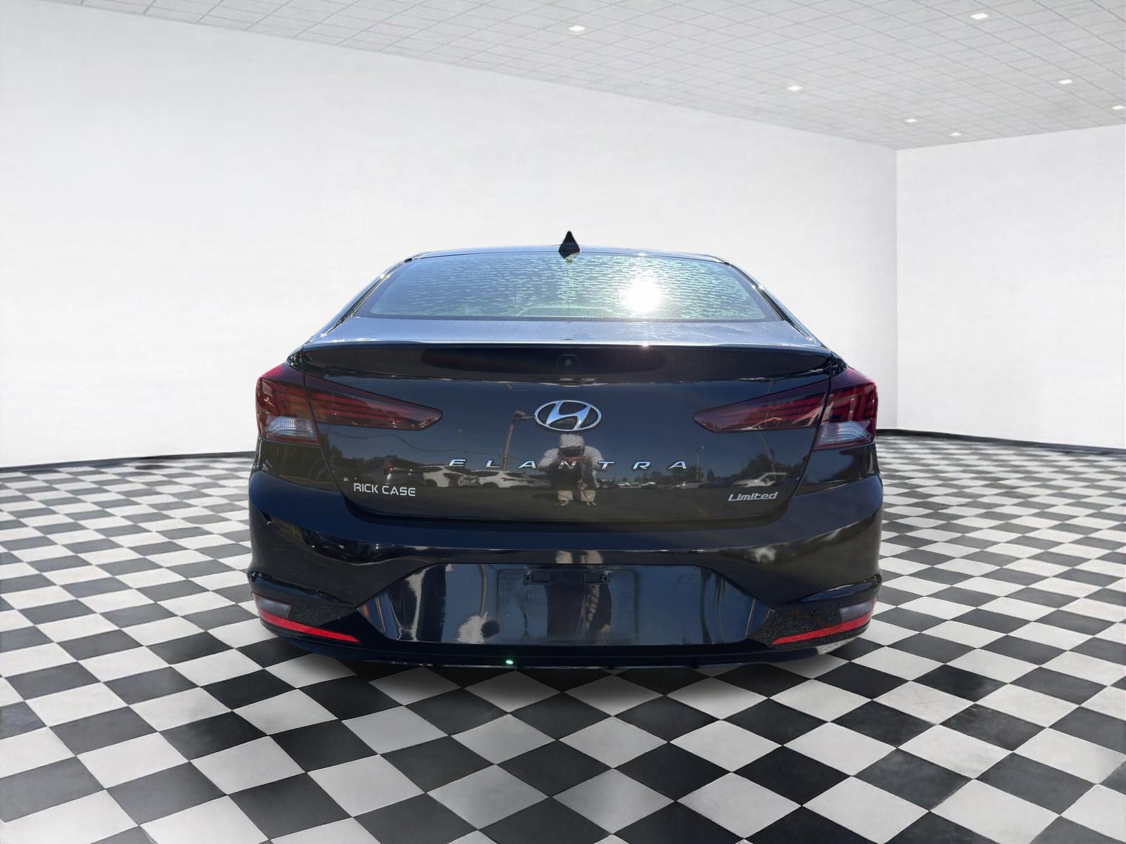 Used 2019 Hyundai Elantra Limited FWD image 5