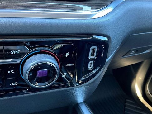 Used 2024 Chevrolet Silverado 1500 LT Trail Boss w/ Convenience Package II image 32