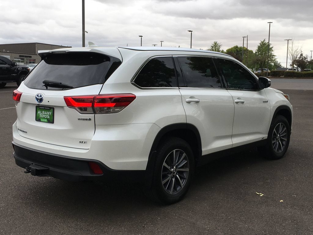 Used 2019 Toyota Highlander XLE AWD/4WD image 8