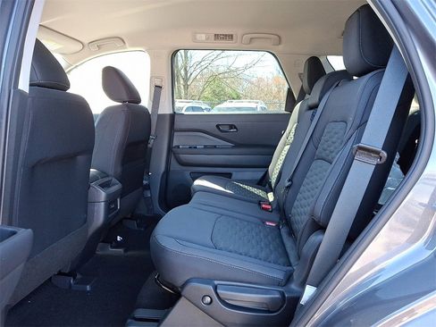 New 2025 Nissan Pathfinder S image 6