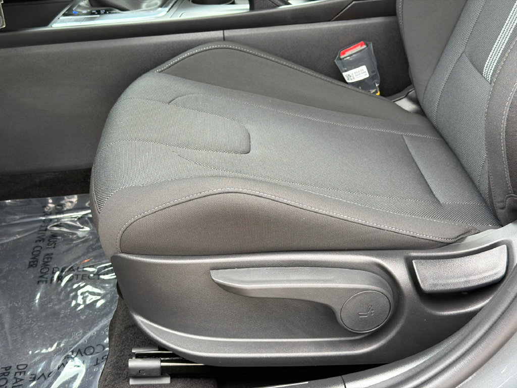 Used 2026 Hyundai Elantra SE FWD image 11