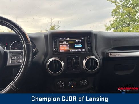 Used 2016 Jeep Wrangler Unlimited Sahara AWD/4WD image 3