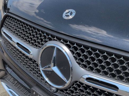 Used 2024 Mercedes-Benz GLC 300 4MATIC image 12