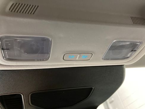 Used 2021 Ford Escape SE image 25