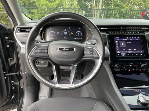 Used 2021 Jeep Grand Cherokee L Laredo w/ Luxury Tech Group I image 22