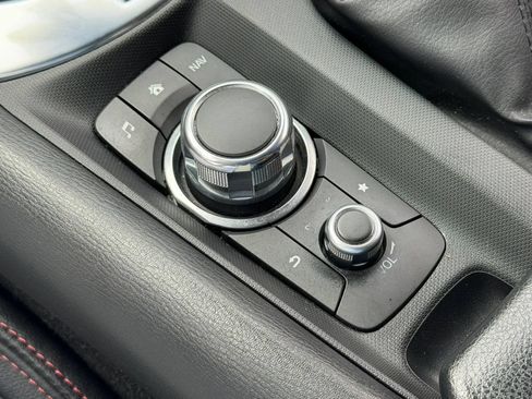 Used 2017 FIAT 124 Spider Abarth RWD image 27
