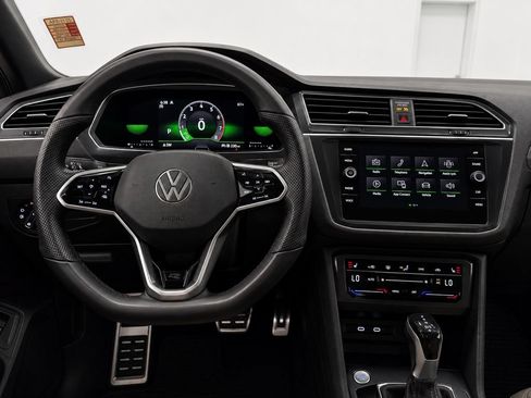 Used 2022 Volkswagen Tiguan SE R-Line AWD/4WD image 30