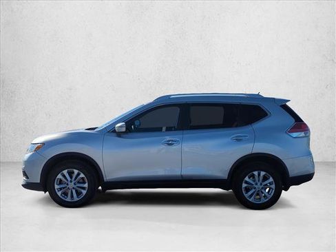 Used 2016 Nissan Rogue SV image 5