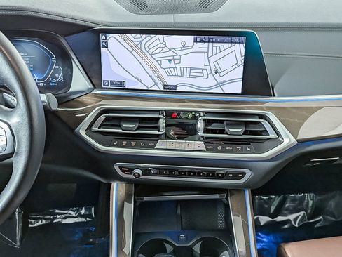 Certified 2022 BMW X5 xDrive45e w/ Parking Assistance Package image 32