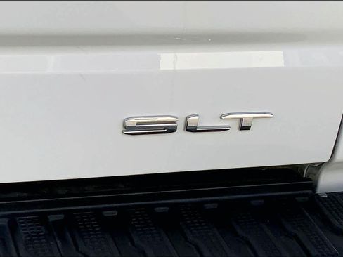 Used 2025 GMC Sierra 1500 SLT RWD image 10