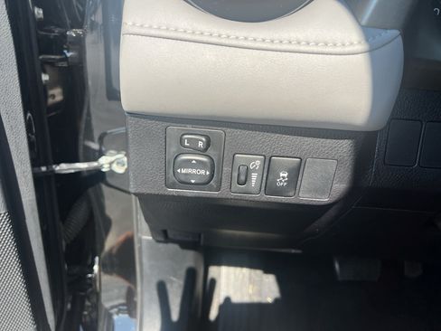 Used 2014 Toyota RAV4 XLE FWD image 20